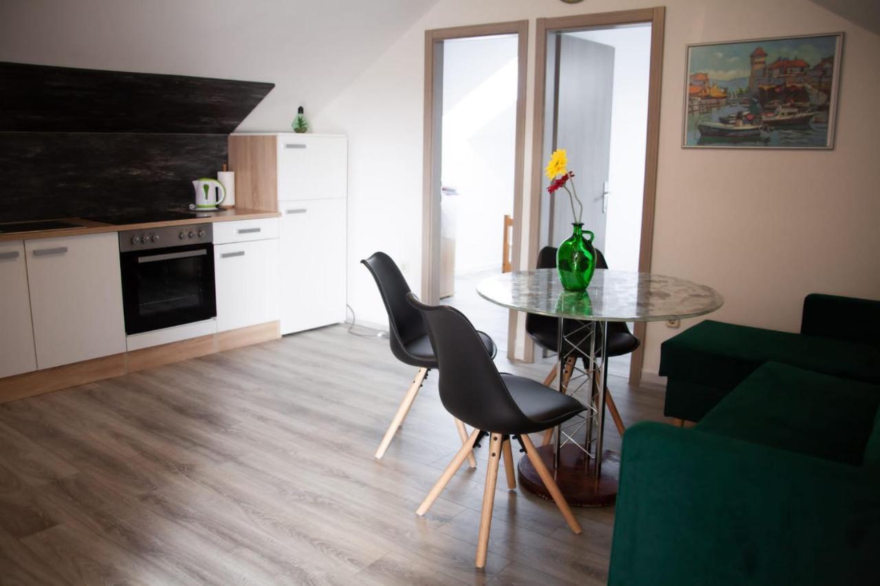 Amber In The Centar Apartment คาชเตลา ภายนอก รูปภาพ