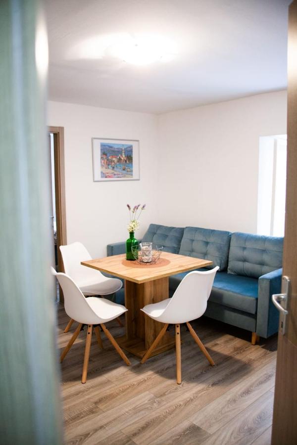 Amber In The Centar Apartment คาชเตลา ภายนอก รูปภาพ